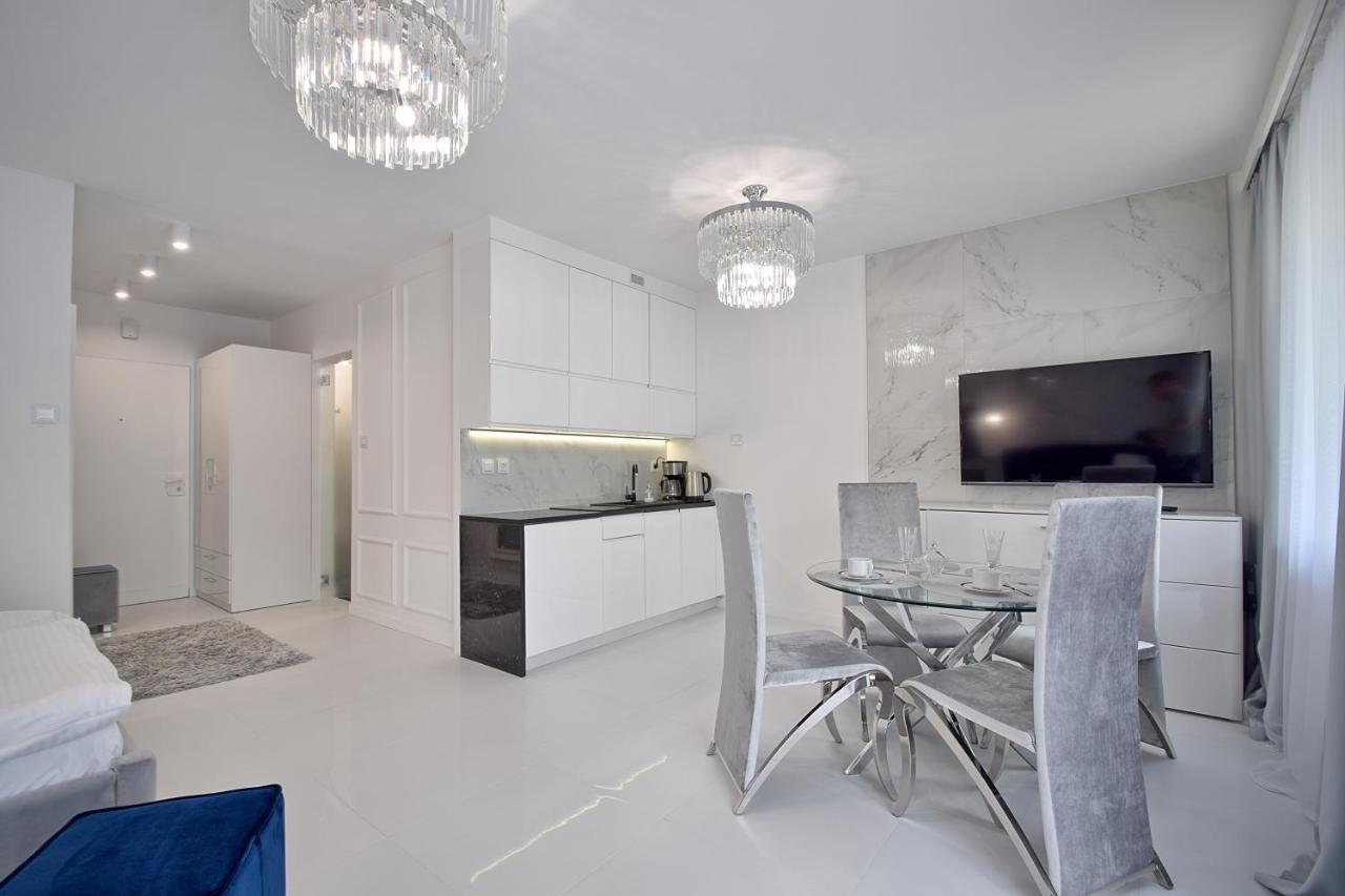 Crystal Apartament 80M Od Plazy, Przy Latarni Morskiej Kolobrzeg Exterior photo
